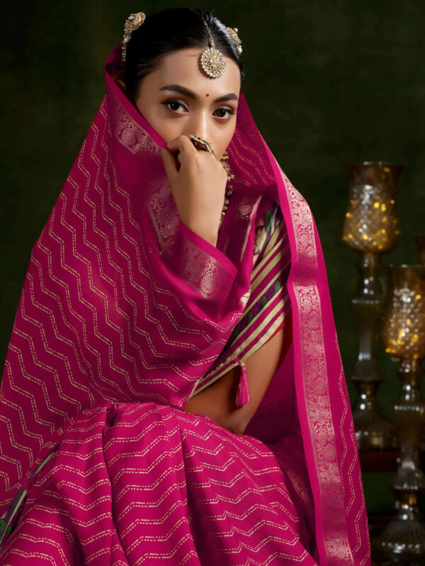 Pink Printed Silk Blend Saree With Unstitched Blouse Piece - Image 3